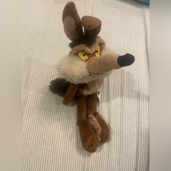 Warner Bros. Wylie Coyote - Picture 5 of 8